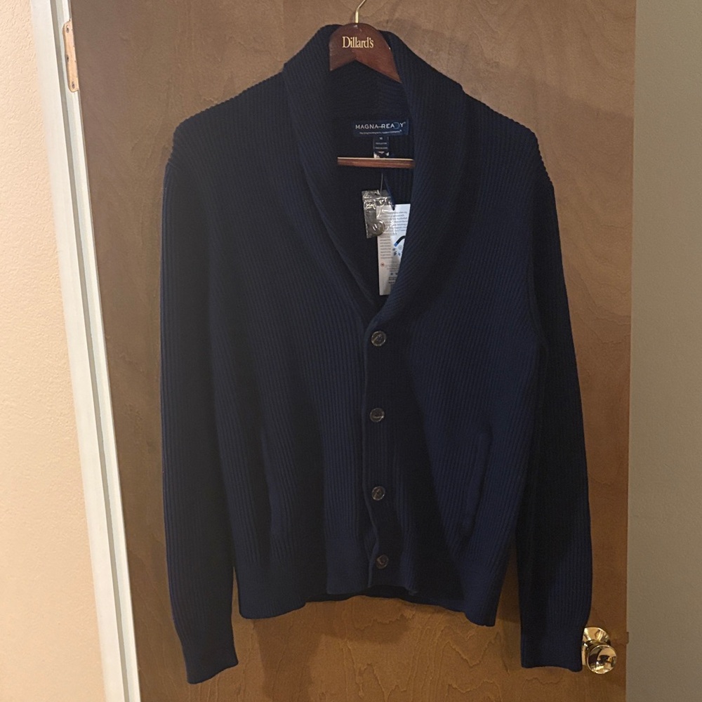 Magna-Ready Navy Adaptive Chunky English Rib Stitch Cardigan Medium‎